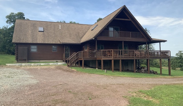 Lake View Log Cabin with amazing views