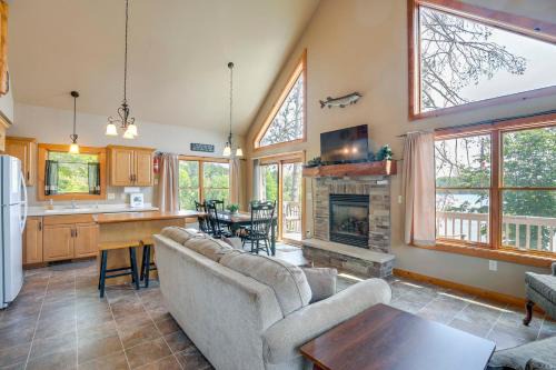 Lakefront Wisconsin Getaway w/Kayak + Boat Dock!