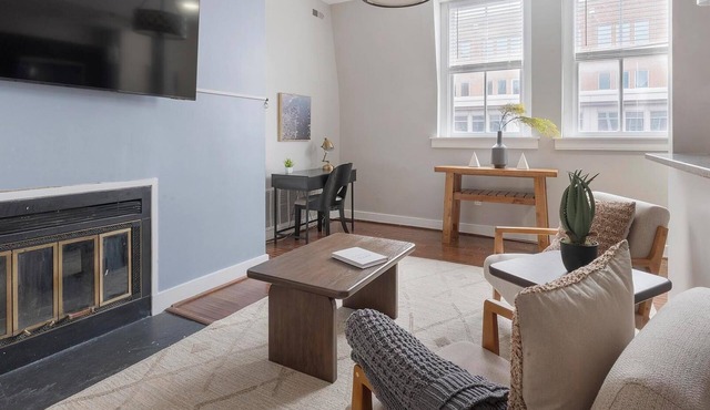 Landing | Beautiful 1BD in University of Maryland