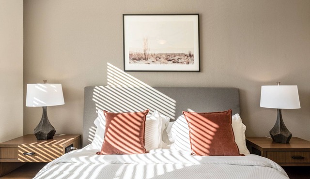 Landing | Beautiful 1BD, Courtyard, Gym