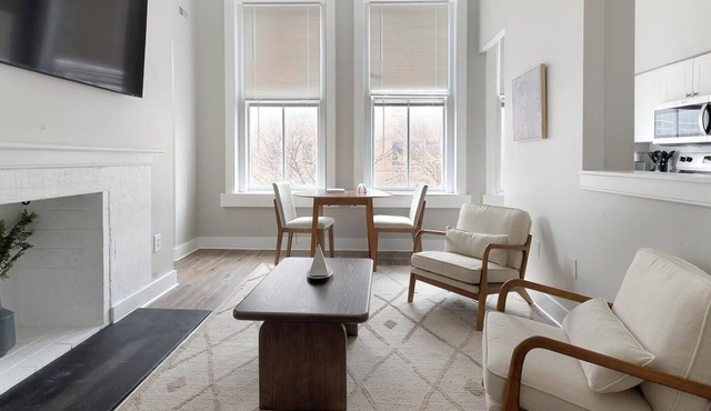 Landing | Chic 1BD in University of Maryland