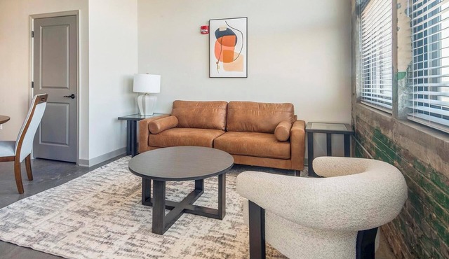 Landing | Spectacular 2BD in Uptown