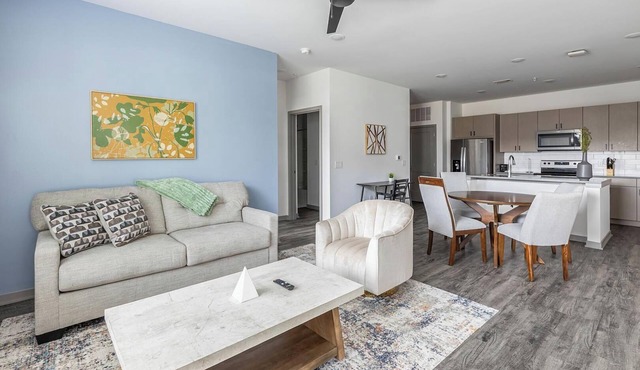 Landing | Stunning 2BD, Courtyard, Clubhouse