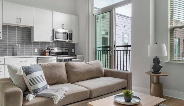 Landing | Stylish 1BD, Courtyard, Gym