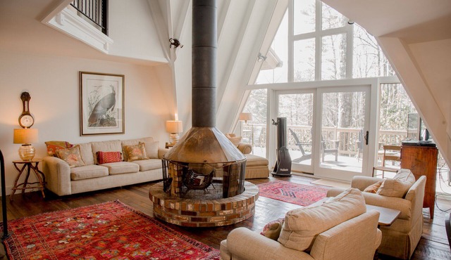 Laurel Cottage: Mountain A-Frame w/Wood Fireplace, Firepit | 6 Min to Downtown