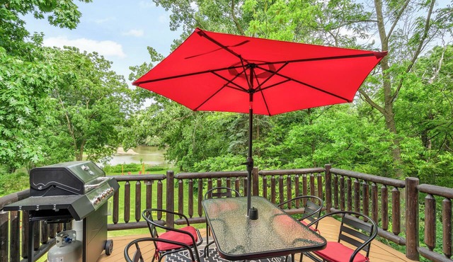 Log Cabin Escape+King Beds+Hot Tub+Sauna+River Views
