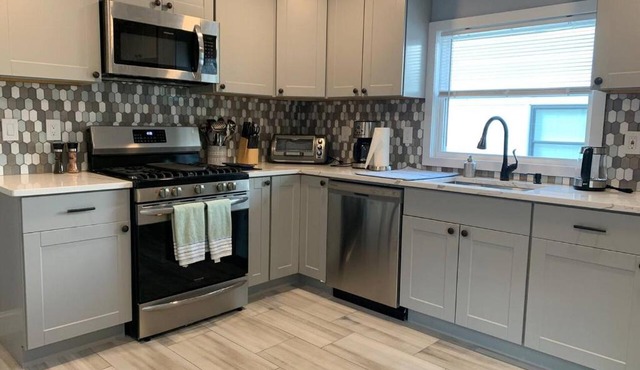 Lovely 1 BD downtown 2F apt in quite neighborhood