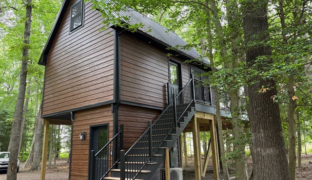 Luxury Treehouse with Large Deck