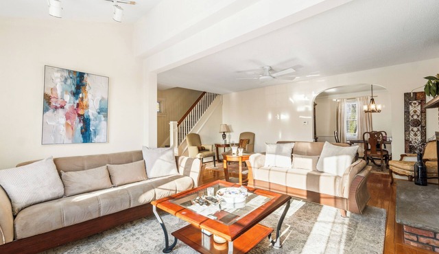 Marvelous 3-bedroom Family Retreat Near NYC w/ Parking & Views