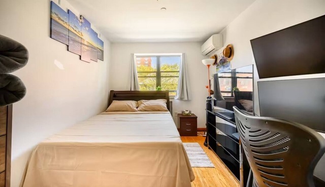 MASTER Bedroom apartment + Private Bathroom