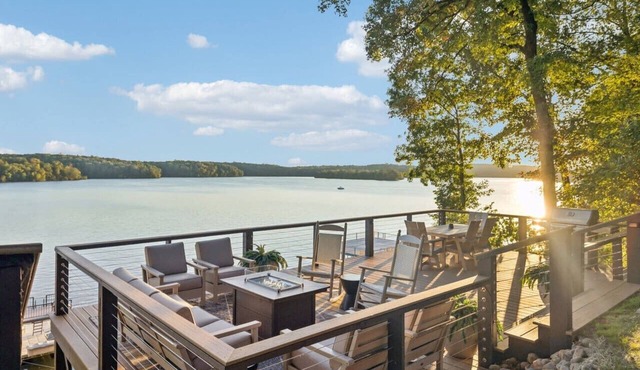 Million Dollar Views + Luxury + Infinity Deck