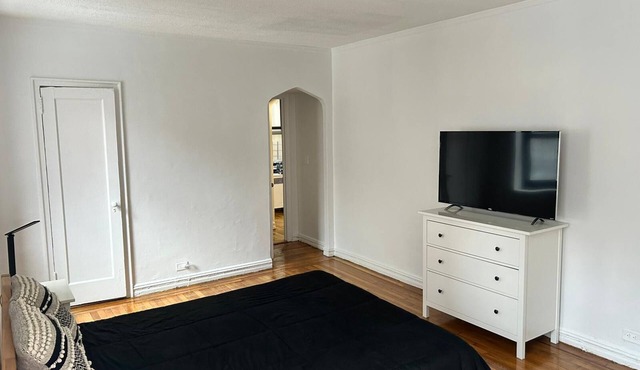 Modern Bronx Home - 30 Mins from Midtown