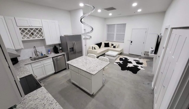 Modern Newly built 2-bedroom house minutes from downtown Park Hills