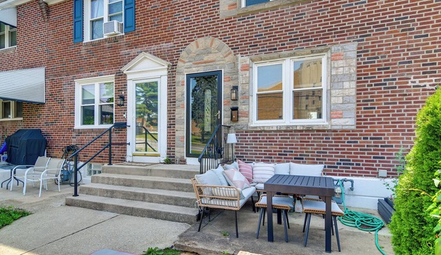 Modern Philly-Area Retreat Near Downtown & PHL!