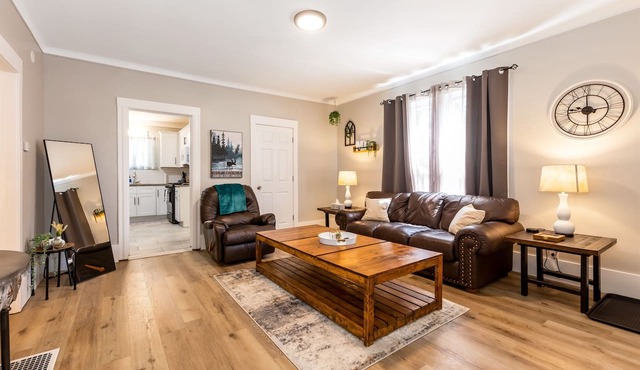 Modern, Rustic[3BR/1.5BA]Townhome in Mt. Clemens