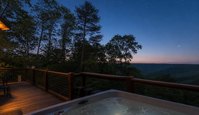 Monteagle Cabin, Views! Hot Tub!