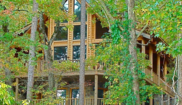 Moon Shadow Lodge on Greers Ferry Lake Ozark Mountain Paradise in Arkansas