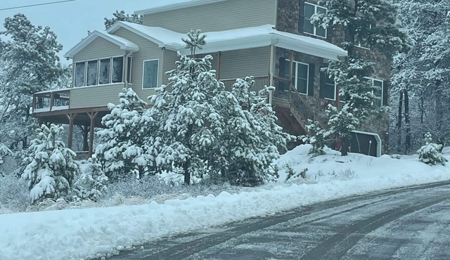 Mountain home located in Eagle Rock Resort. Must be a property owner to rent.