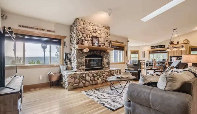 Mountain Retreat | Deck with Views | Sleeps 10