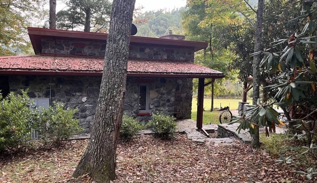 New! Stone Haven Cottage by Buffalo Mtn Getaway