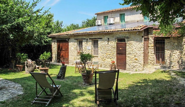 Nice apartment for 4 people with pool, A/C, WIFI, TV, patio and pets allowed
