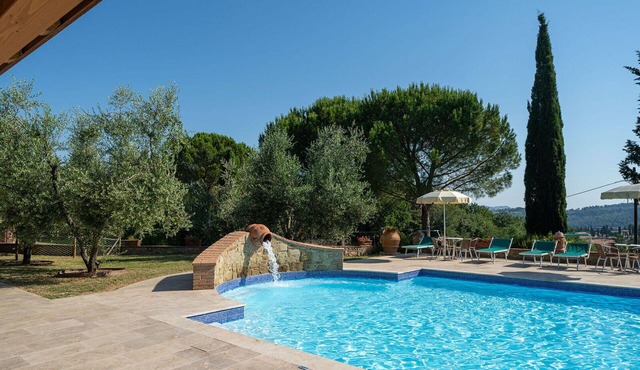 Nice apartment for 7 people with A/C, pool, WIFI, TV, pets allowed and panoramic view