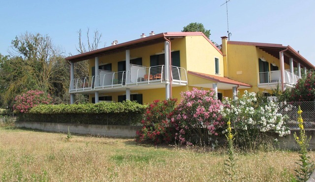 Nice apartment in villa for 4 guests with A/C, WIFI, TV and terrace