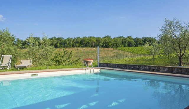 Nice apartment in villa for 2 people with pool, WIFI, A/C, TV, terrace and pets allowed