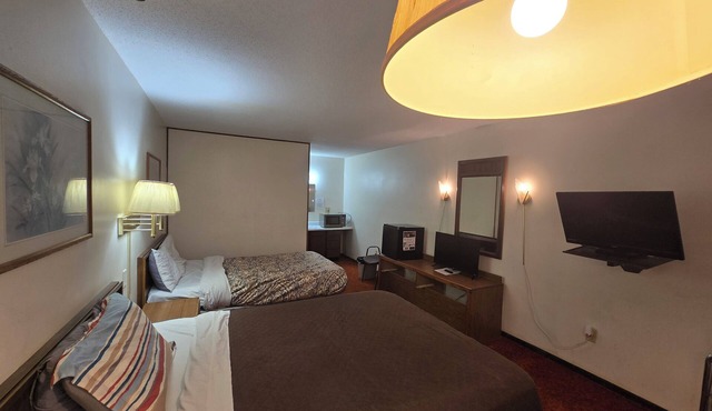 OYO Sandman Inn