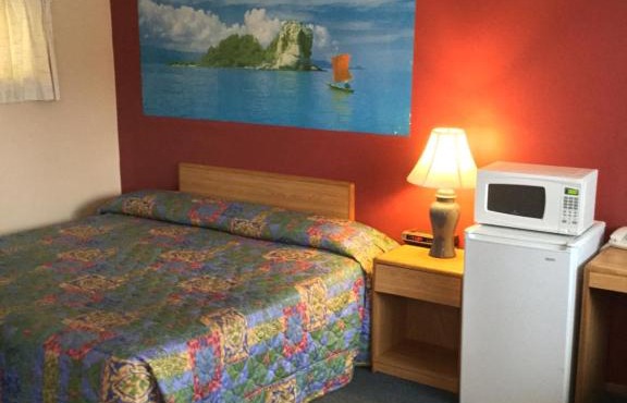 Parkway Motel