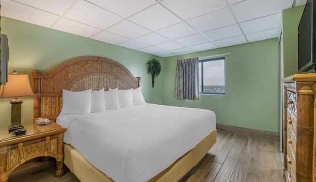 Peaceful Beachfront Haven | Ideal for a Quiet Retreat & Soothing Ocean Escape