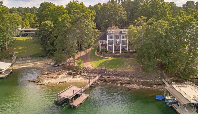 Perfect for large groups. Sits on water's edge.