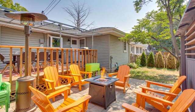 Pet-Friendly Minneapolis Home ~ 8 Mi to Downtown!