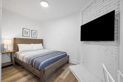 Pittsburgh Shadyside 3B Modern and Cozy Private Bedroom with Shared Bathroom