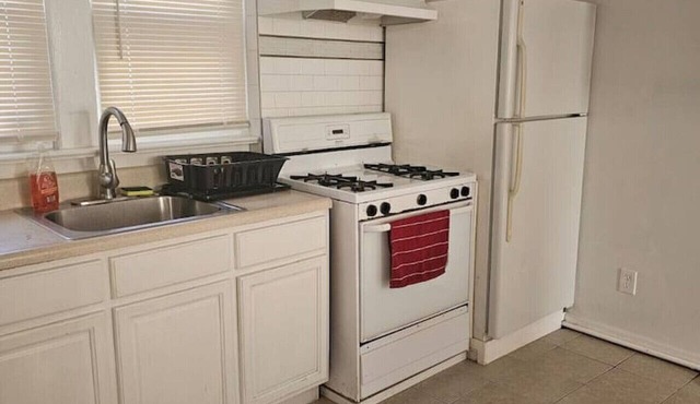 Private apartment , 1 bedroom, bathroom, MetLife Stadium 30 minutes