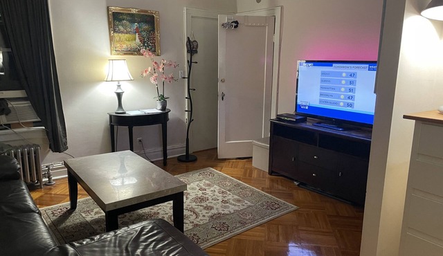 Private Apartment in Bay Ridge Brooklyn NY, with off street parking, near subway