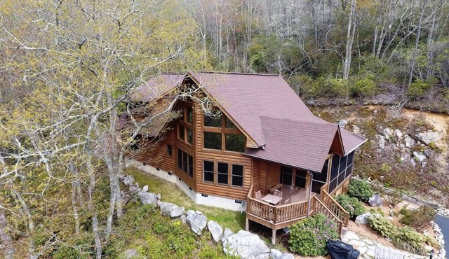 Private, Elevation, Unlimited WiFi, Kid & Dog Friendly, Hiking, Rafting, Tubing,