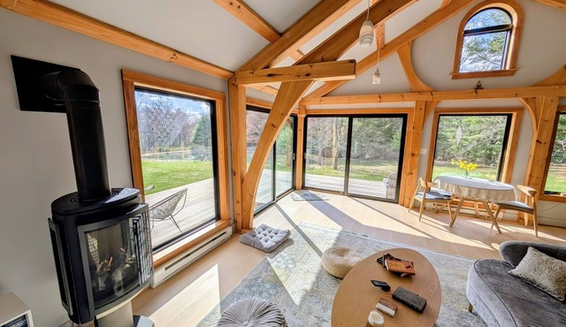 Private Escape: Gorgeous Cabin on 20 acres overlooking pond.