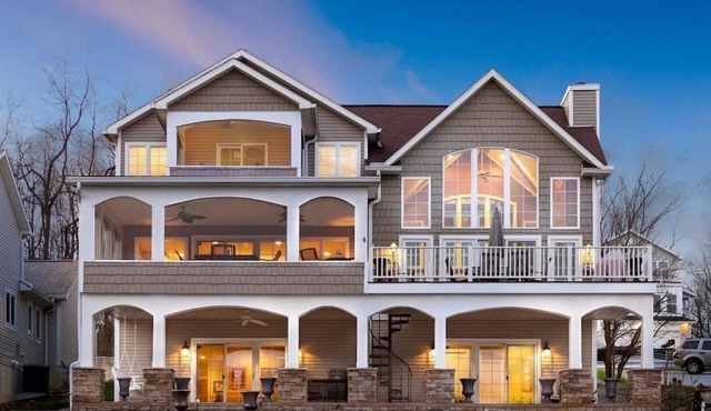Private Lakefront Home|Views, Dock, Hot Tub, Kayak