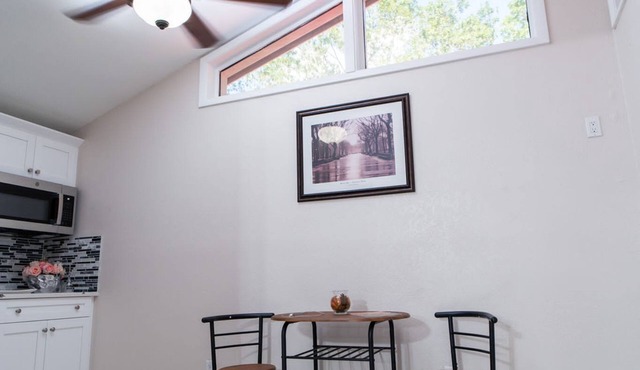 Pyramid Studio w/internet and parking free