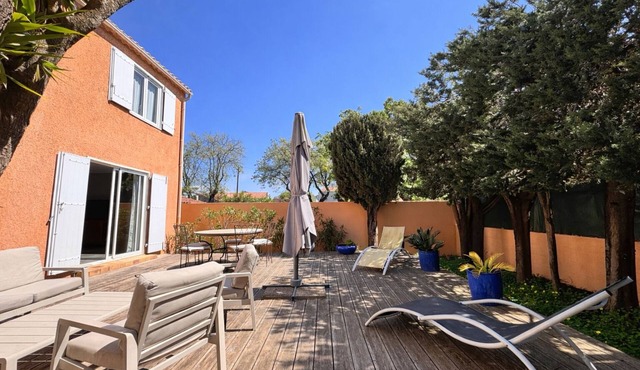 Quiet villa with large terrace close to the Garonne beach