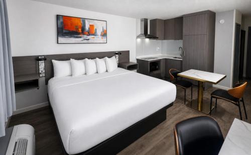 Ramada by Wyndham Angola/Fremont Area