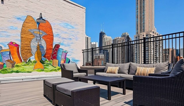 Recharge & Relax! Three Comfortable Units for Group Travel Near Willis Tower