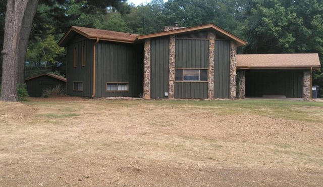 Red River Retreat - Three Bedroom House, Sleeps 12