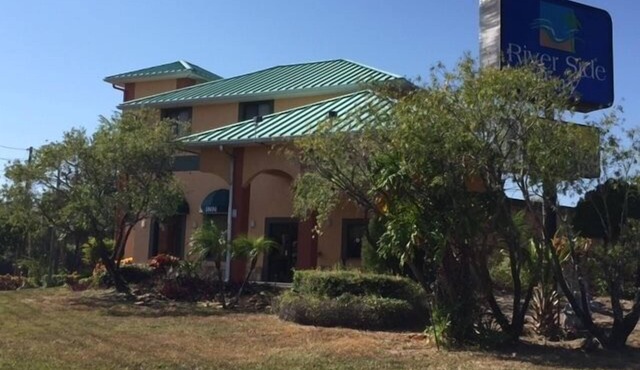 River Side Inn