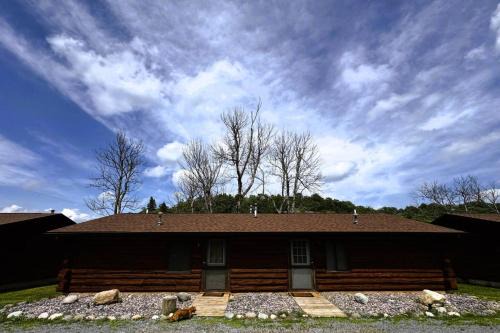 Riverfront Cabin 3