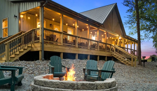 Riverfront~Firepit~Fishing~20 Min Lake Cumberland~Game Table