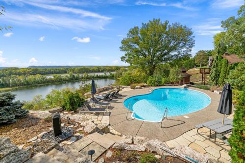Riverfront Inn