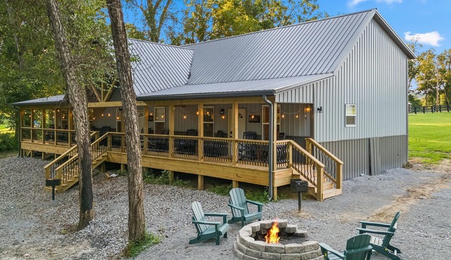 Riverfront View~Boat Ramp~Foosball~Family Friendly Cabin~20 Min Lake Cumberland