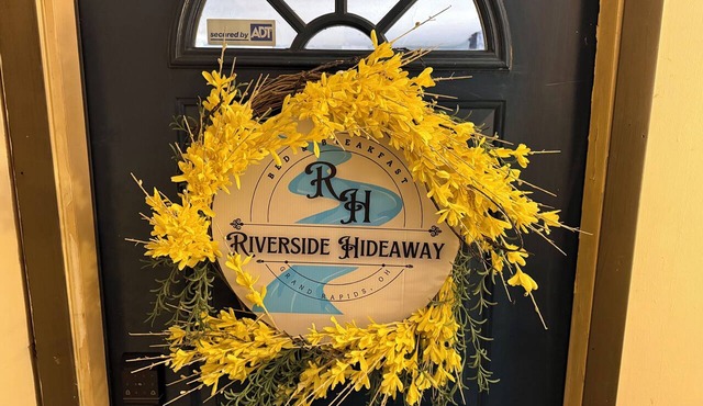 Riverside Hideaway, 880sf, 1 bedroom, 2nd story, apartment